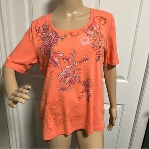 Northern Reflections | Coral floral shortsleeve top